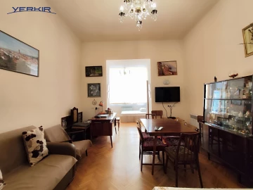 Բնակարաններ Կոդ` 10+120210