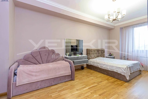 Apartments Code: 5+3470419