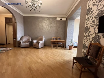 Բնակարաններ Կոդ` 5+208681