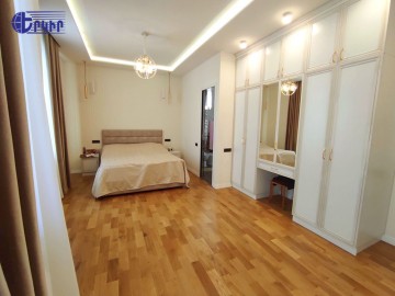 Houses Code: 9+519632