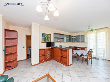 Apartments Code: 5+318404