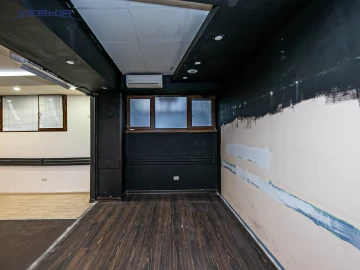 Commercial properties Code: 9+915131