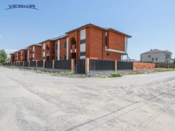 Houses Code: 5+518883