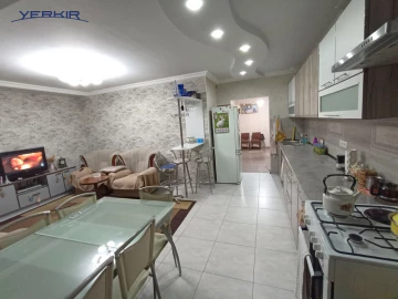 Բնակարաններ Կոդ` 10+208210