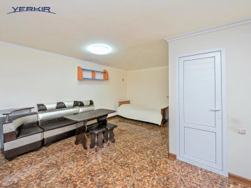 Apartments Code: 8+119319