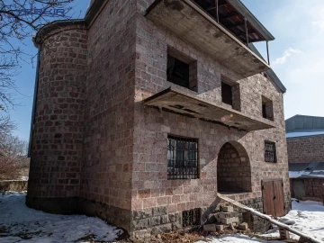 Houses Code: 3+515354