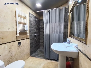 Apartments Code: 9+213557