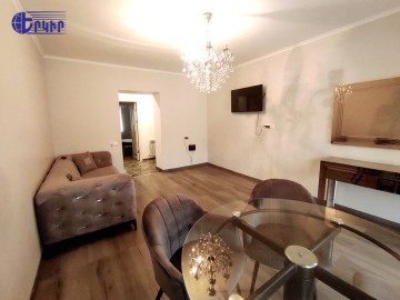 Բնակարաններ Կոդ` 5+33748