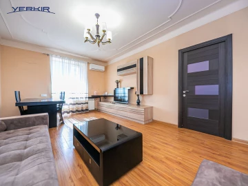 Բնակարաններ Կոդ` 9+218025