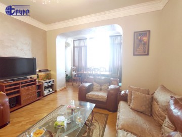 Բնակարաններ Կոդ` 10+301271