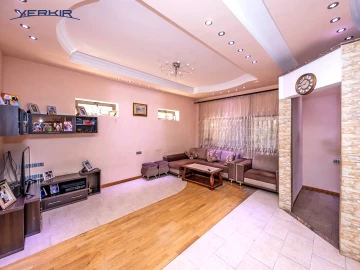 Առանձնատներ Կոդ` 3+513344