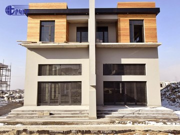 Houses Code: 3+500237