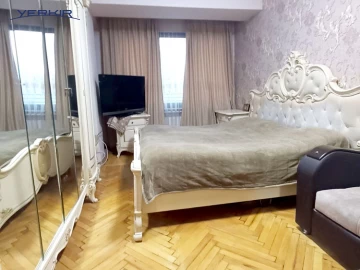 Apartments Code: 10+407485