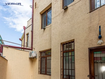 Առանձնատներ Կոդ` 9+5266856