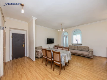 Բնակարաններ Կոդ` 5+219054