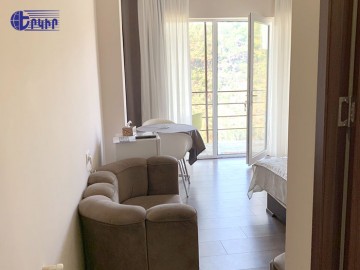 Բնակարաններ Կոդ` 9+10055