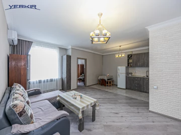 Բնակարաններ Կոդ` 5+319469