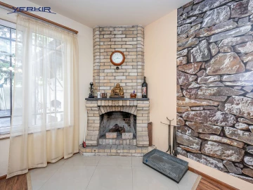 Houses Code: 2+520123