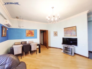 Apartments Code: 10+418677