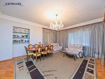 Առանձնատներ Կոդ` 8+518044