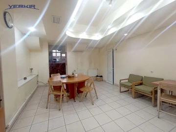 Կոմերցիոն Տարածքներ Կոդ` 10+708448