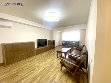 Apartments Code: 4+408415