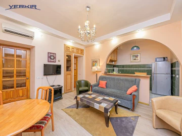 Apartments Code: 8+218992