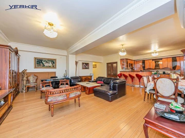 Apartments Code: 9+320430