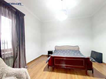 Houses Code: 4+50774