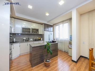 Բնակարաններ Կոդ` 3+818501