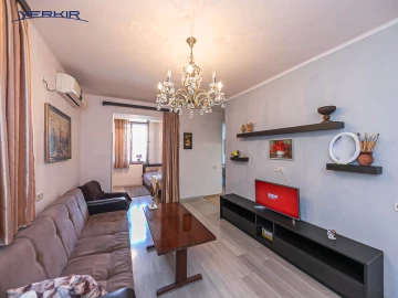 Apartments Code: 10+219572