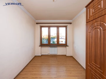 Apartments Code: 8+413745