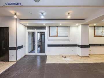 Commercial properties Code: 9+915131