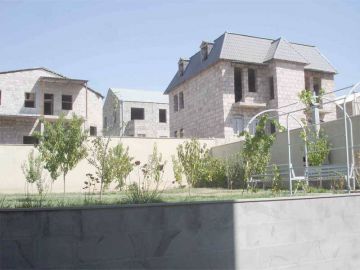 Houses Code: 6+50351