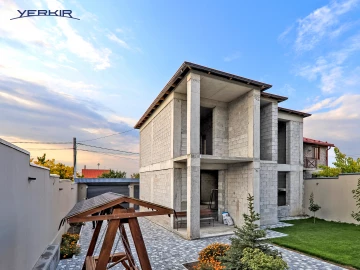 Houses Code: 3+513795